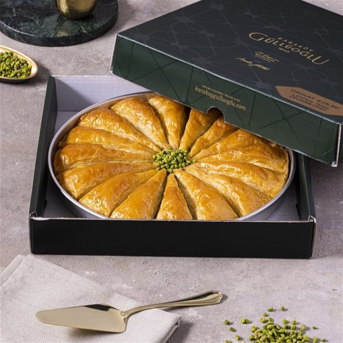  Fıstıklı Havuç Dilim Baklava Tepside 2 kg